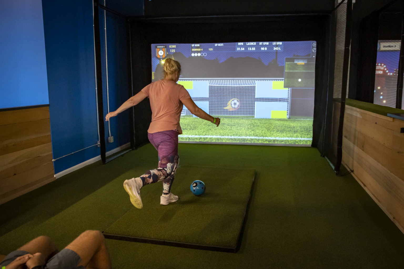 Indoor AR Football Simulator Projector for Home School Mall Entertainment Steel Educational Tool